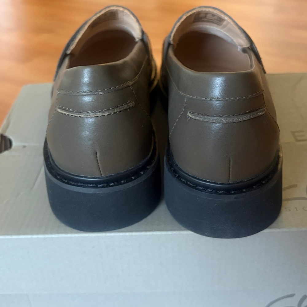 Clarks Splend Edge Penny Loafer in Dark Olive, with Box - Picture 8 of 15